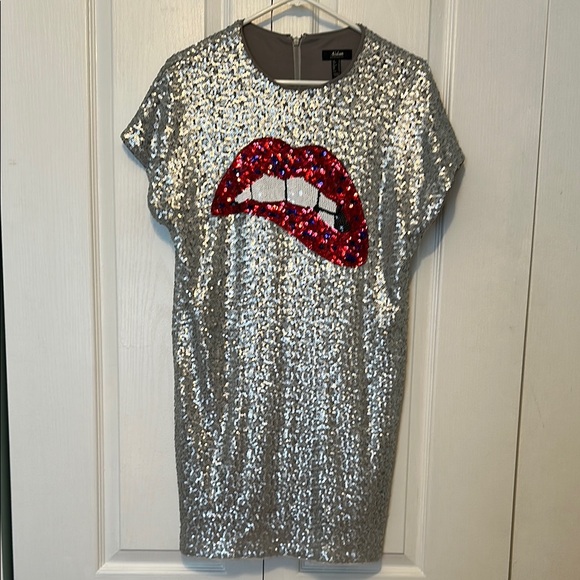 aidan mattox silver beaded dress AIDAN MATTOX MD1E207348 V NECK BEADED HALTER